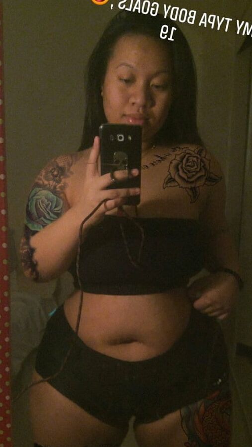 Anyone got any nudes on her? Lmk