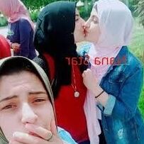 Desi kissing