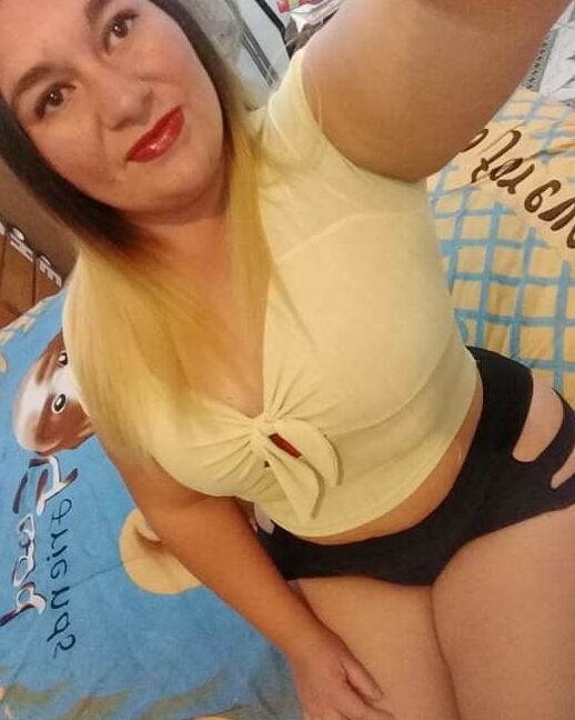 Corno mi esposa y su culote cuckold Wife flashing