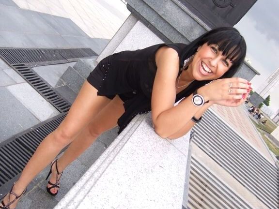 Pantyhosw and heels of another one friend