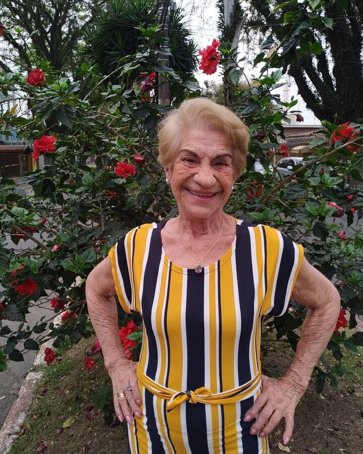 Sexy gilf at
