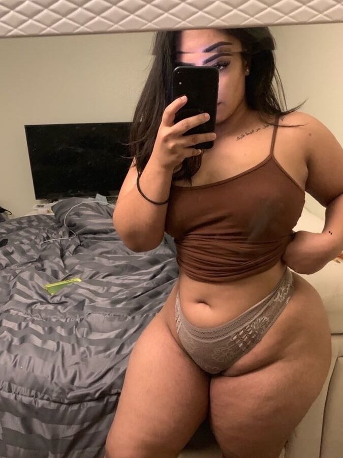 Culona con tanga de encaje