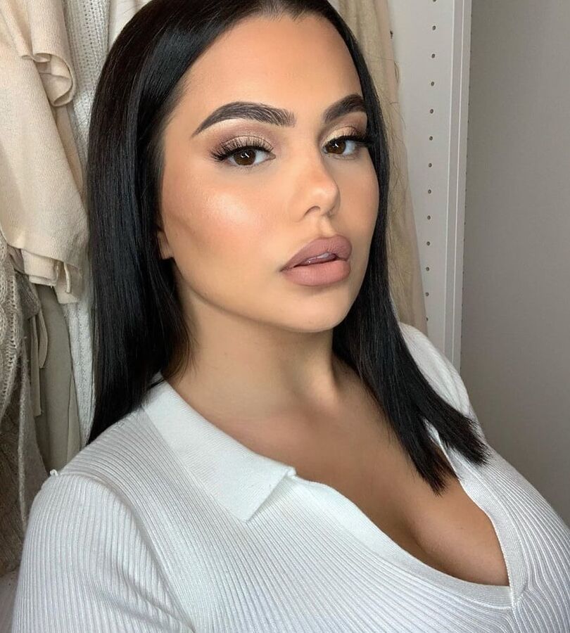 Rich Paki Slut Sexy Body From London