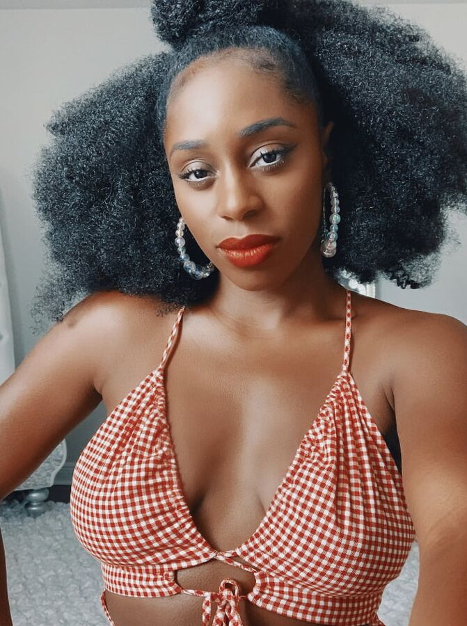 Naomi wwe