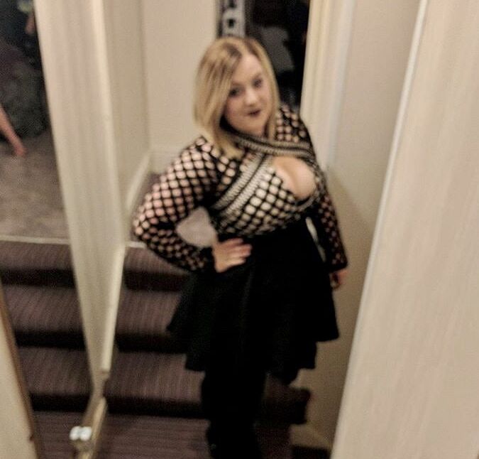 Busty Blonde: Amy