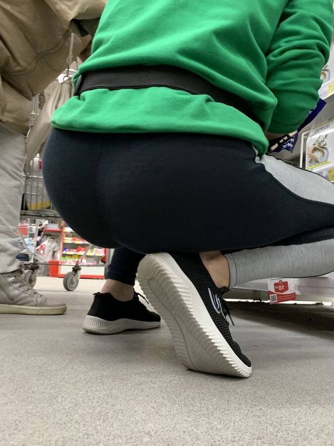 Sugar ass in leggings
