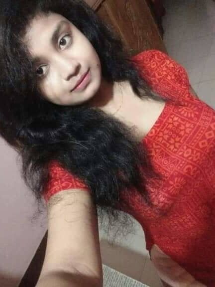 Hot srilankan office bitch leaked her body
