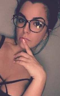 Sexy Busty Rachel