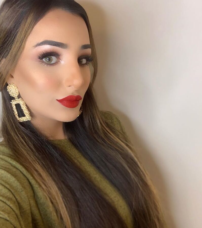 Slut Pakis Heels Tight