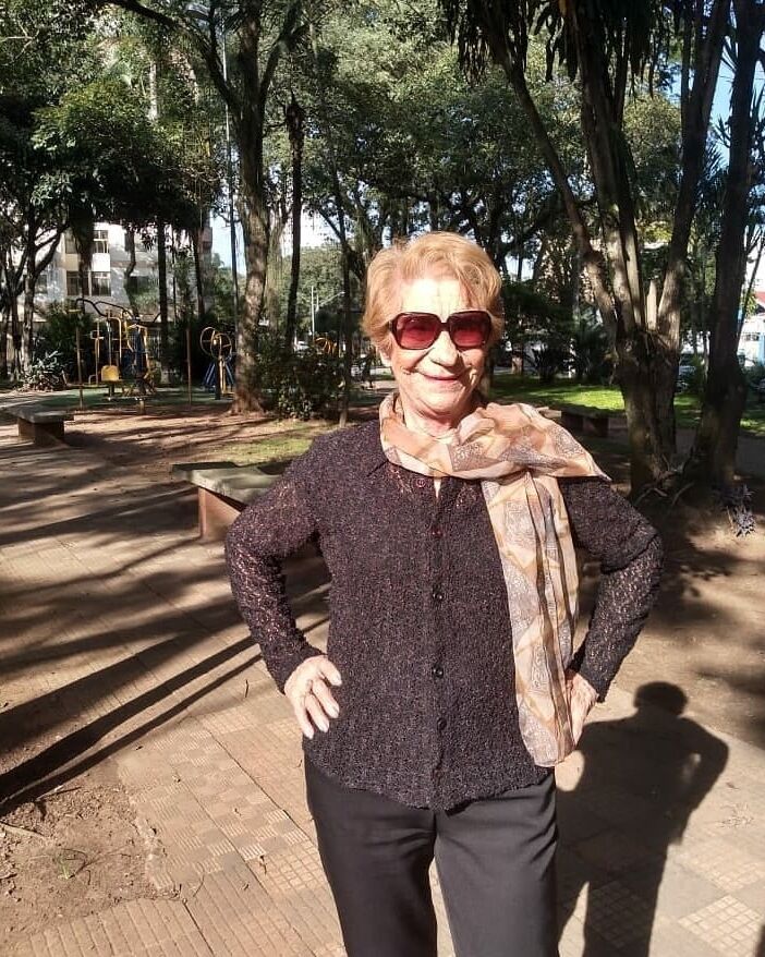 Sexy gilf at