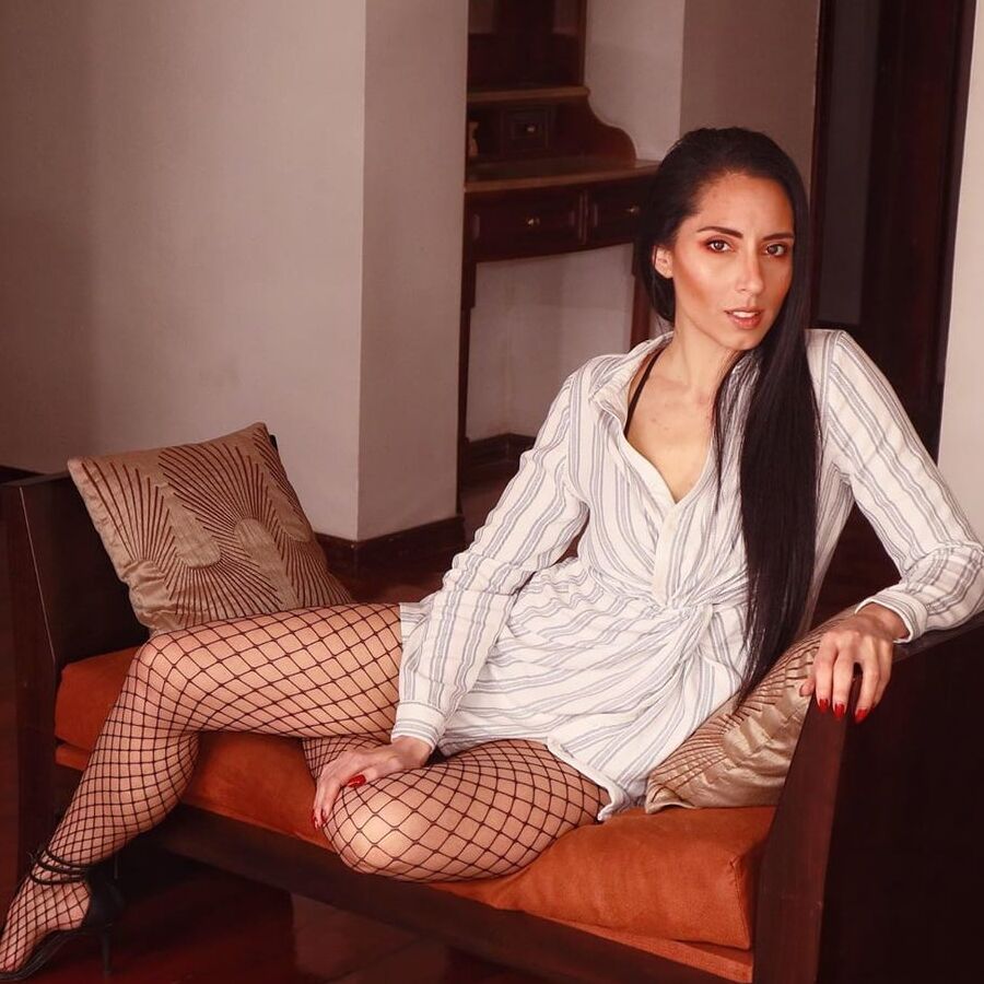 This MILF is inclement of anal destruction (stockings,heels)