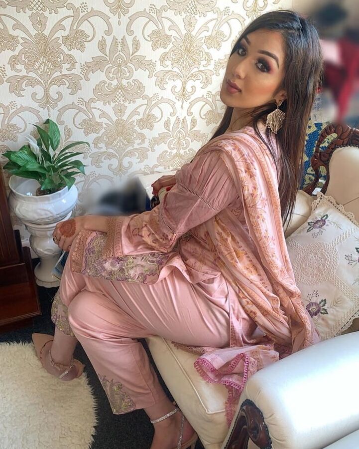 Slut Pakis Heels Tight