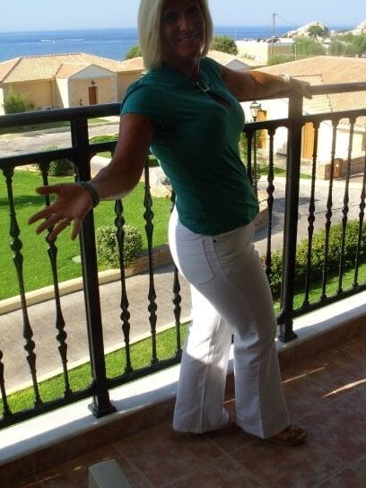 Hot women in Khakis, Light Coloured Pants, trousers