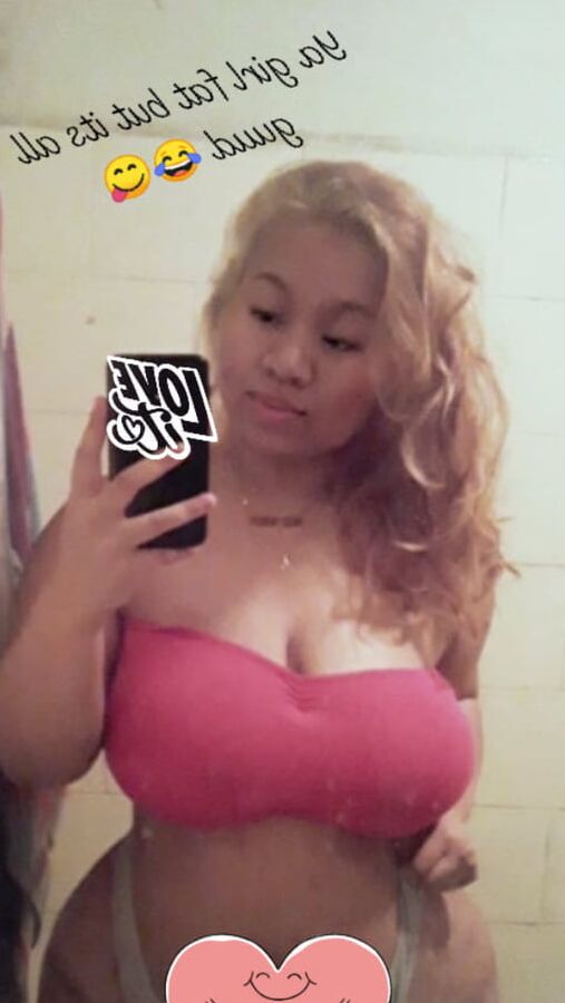 Anyone got any nudes on her? Lmk