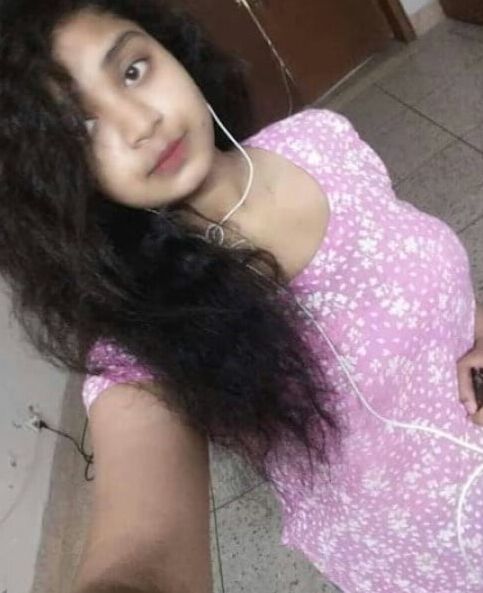 Hot srilankan office bitch leaked her body