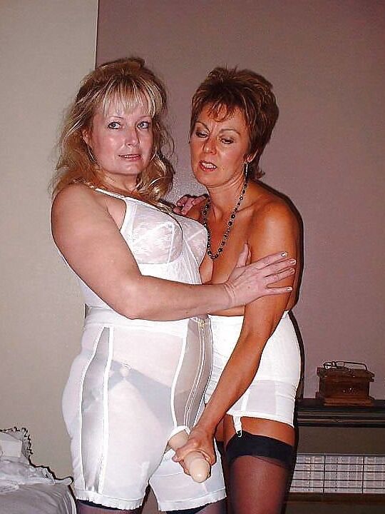 Strapon Milfs