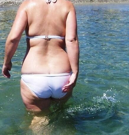 Sexy matures in swim suits