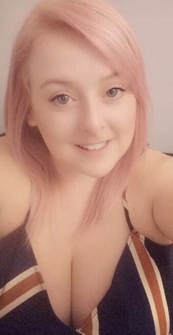 Busty Blonde: Amy