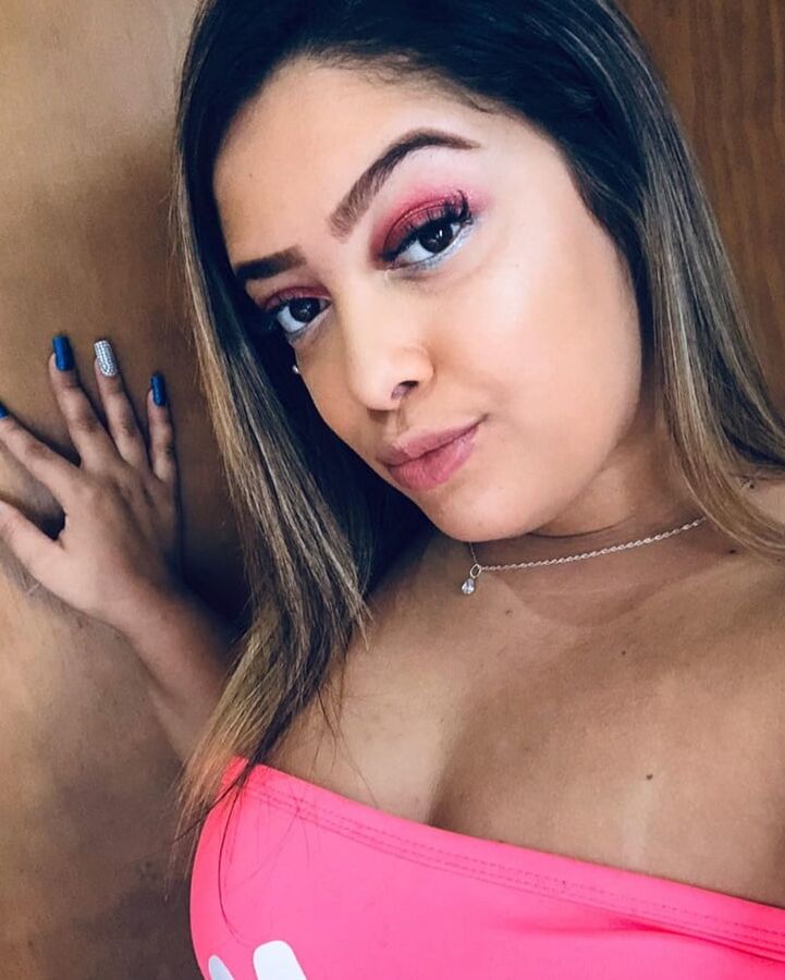 PUTA DO INSTAGRAM: Priscila Souza