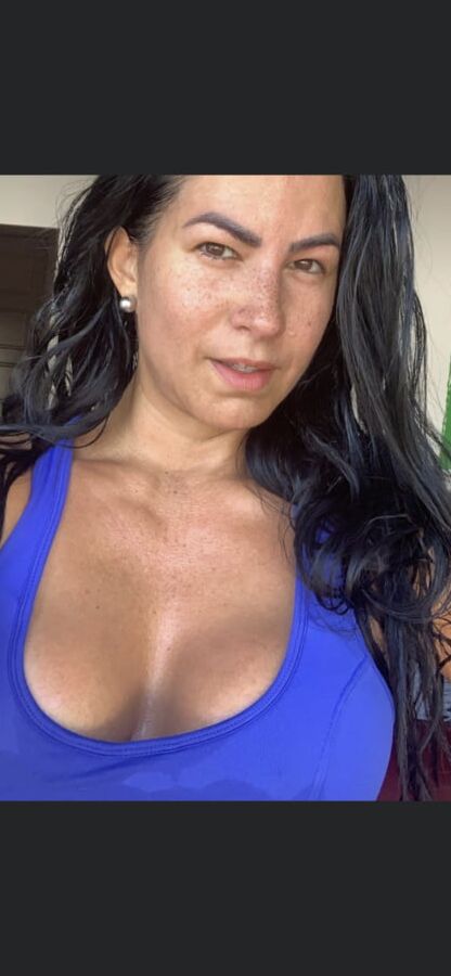 Estereotipo Latina Pelo Negro