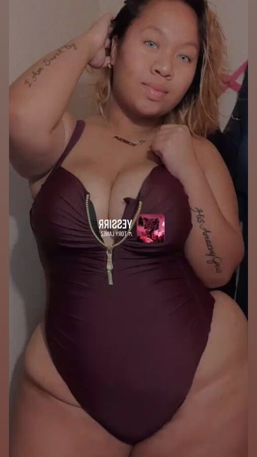 Anyone got any nudes on her? Lmk