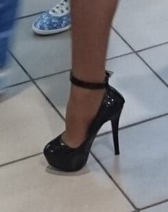 Highheels in public market