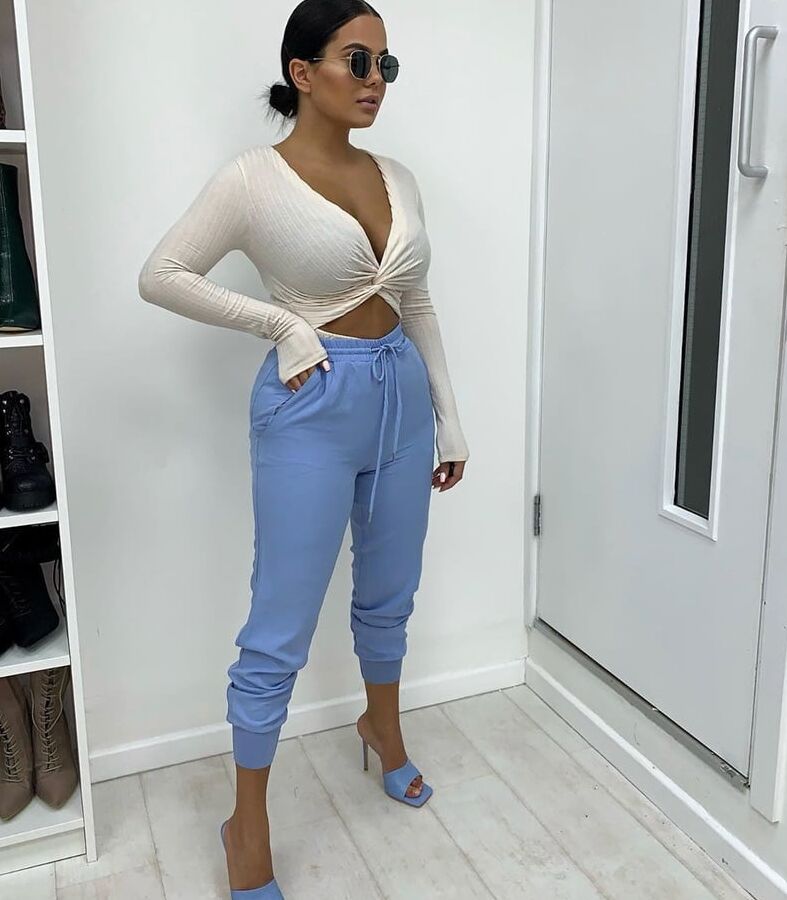 Rich Paki Slut Sexy Body From London