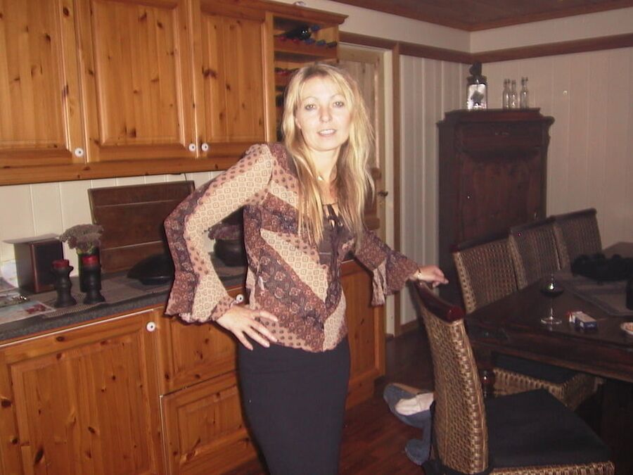 Slim Wife Loves Exposure