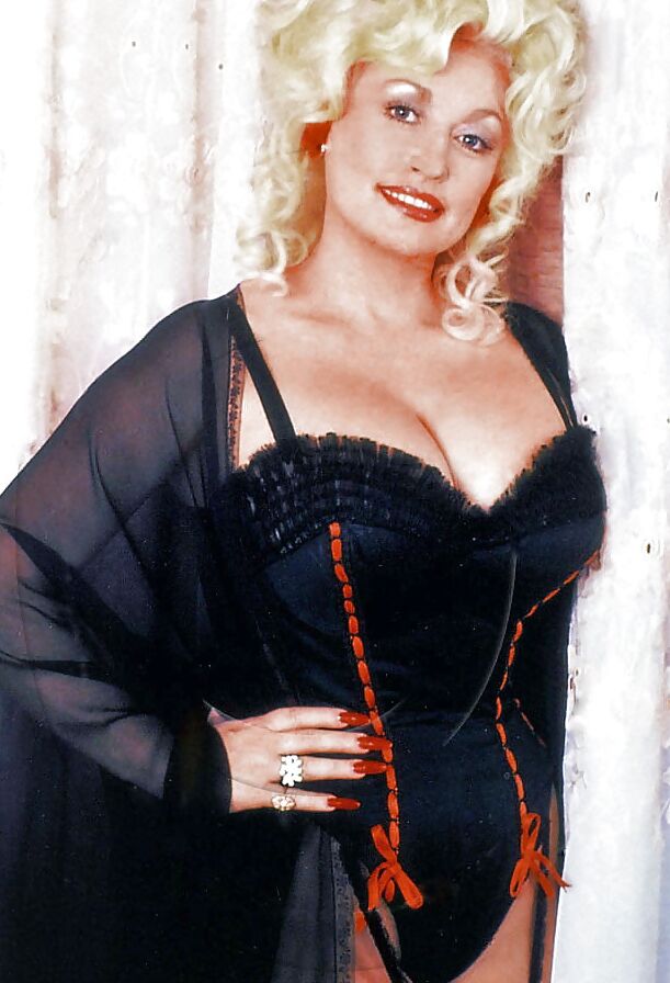 Dolly Parton fakes