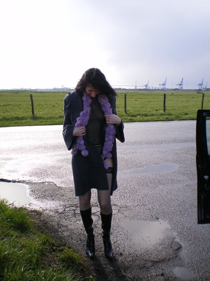 French Swinger Slut Goes Dogging