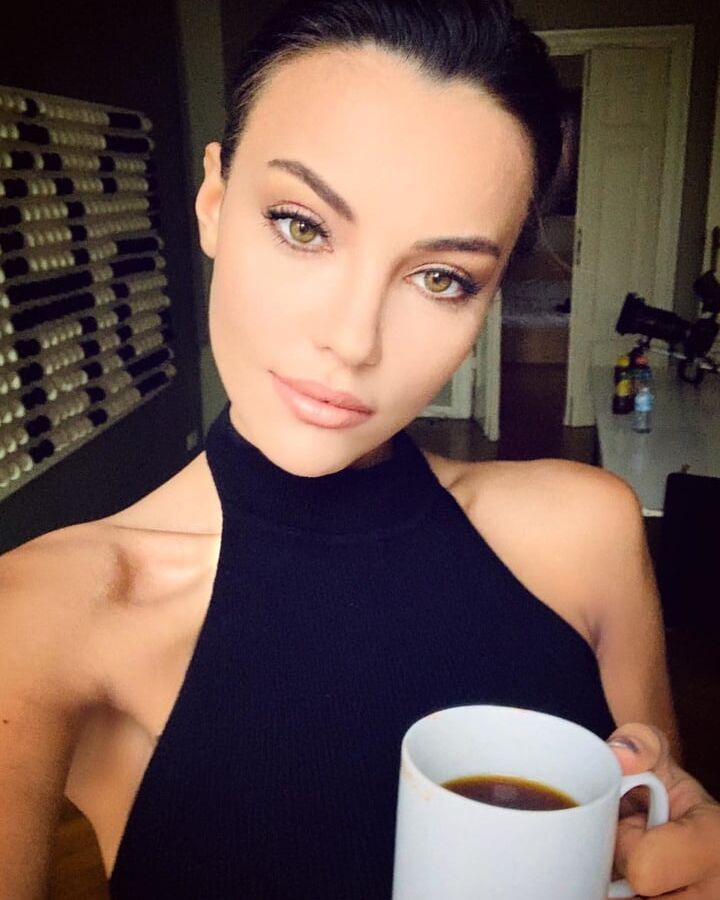 Tuvana Turkay Sexy Turkish Celebrity