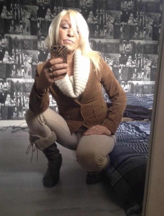 Hot women in Khakis, Light Coloured Pants, trousers