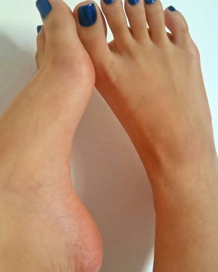 social media sexy feet