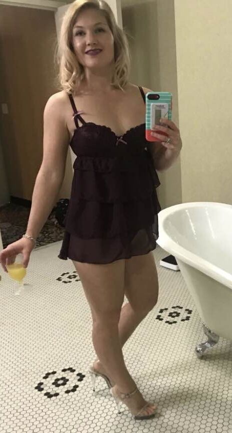 Cucks girl Sara exposed!