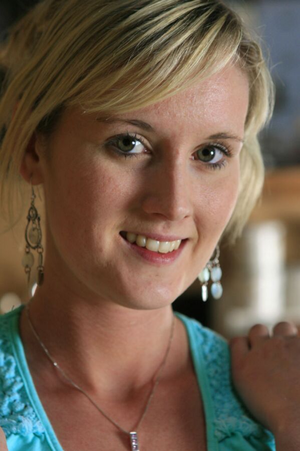 HOT mature blonde amateur