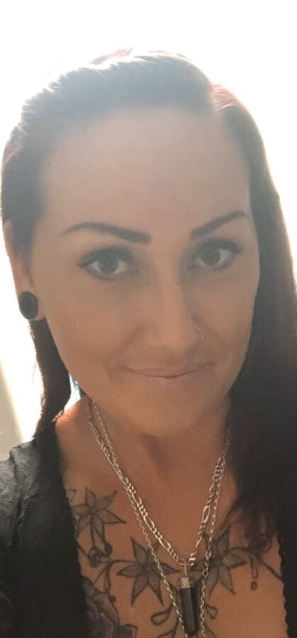 Australian mom of girls craving for asians cock