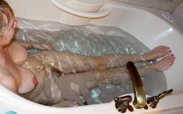 bathtub beauties