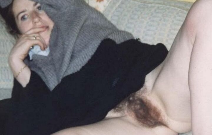 SLUTS SPREADING THEIR LEGS