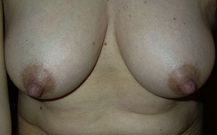 laura naked mom