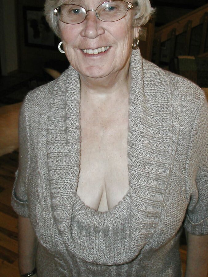 SLUTTY GRANNIES