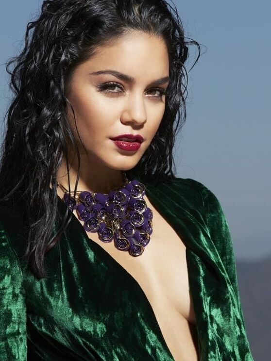 Vanessa Hudgens hot