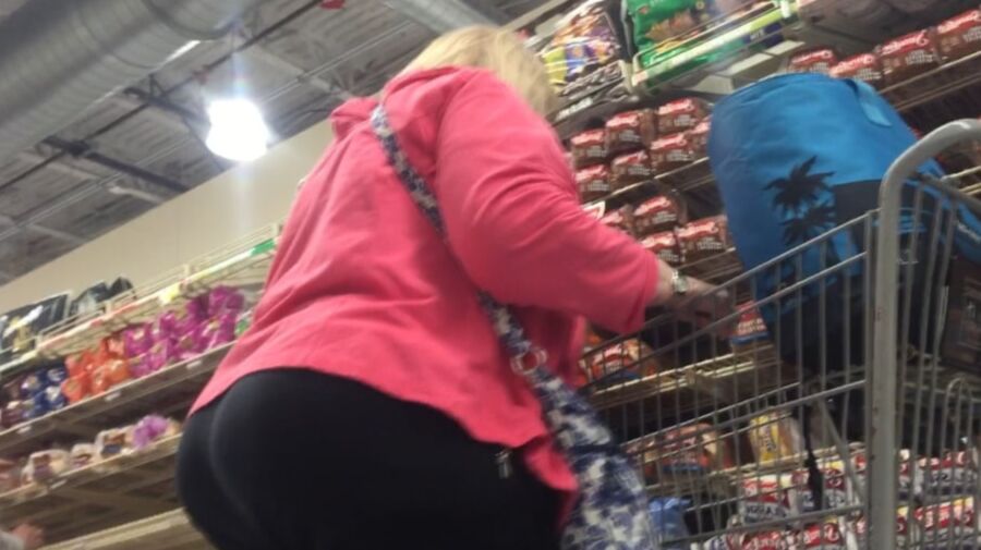 MEGA BOOTY WHITE GILF