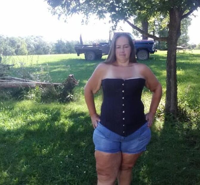 Kansas Bi hubby shares his slut wife