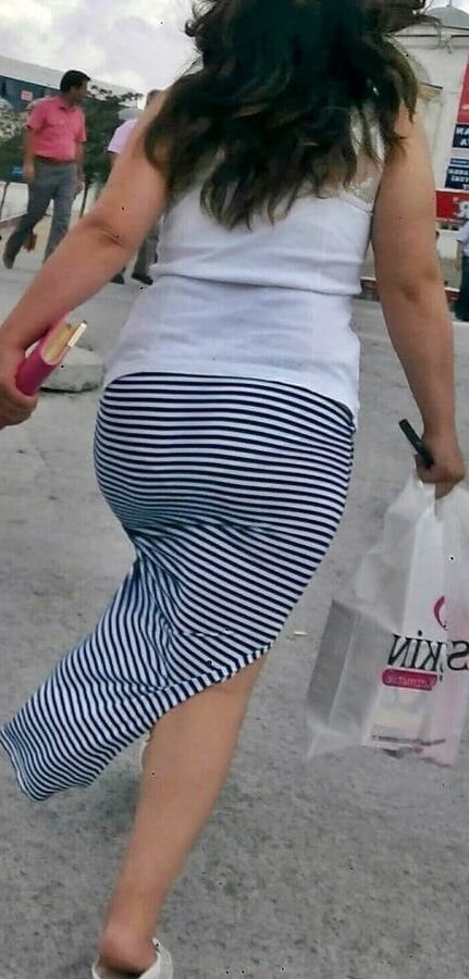 Milf outdoor bbw skirt etek olgun kadin sokak curvy turk