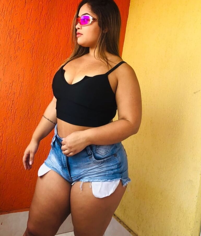PUTA DO INSTAGRAM: Priscila Souza