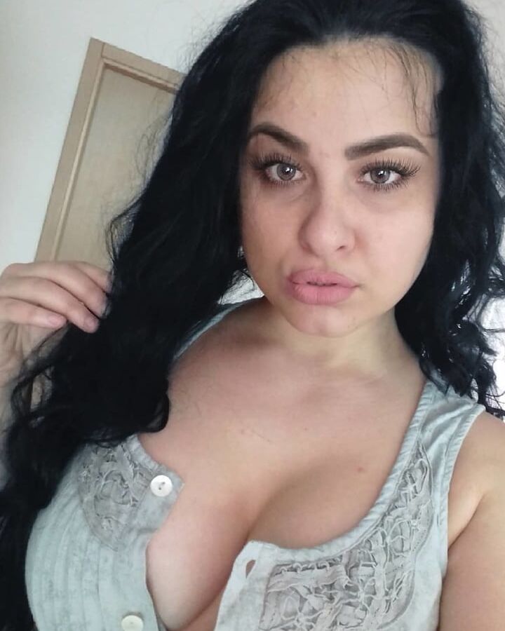 Serbian big tits slut Jovana Pantic