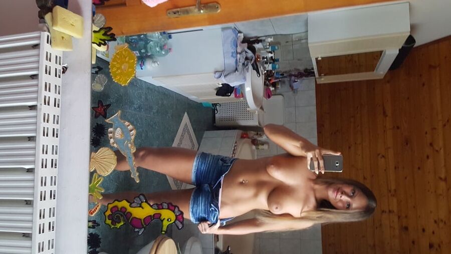 AMATEUR GIRL