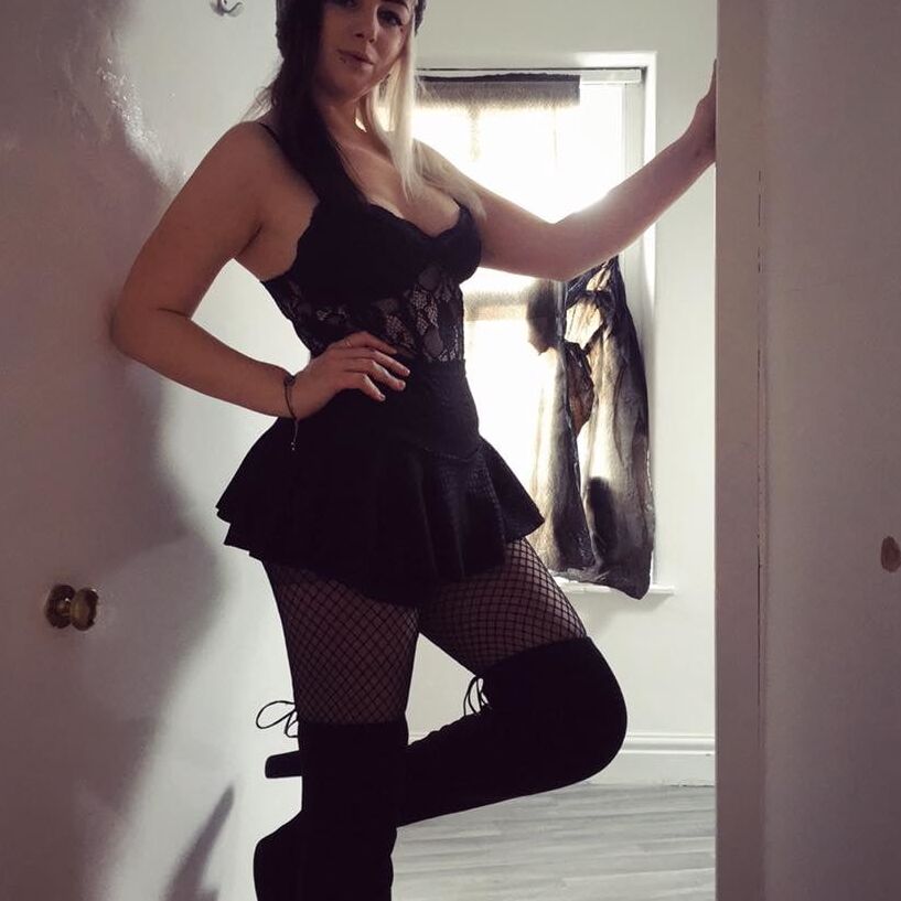 Stupid Chav Sluts- Amber M