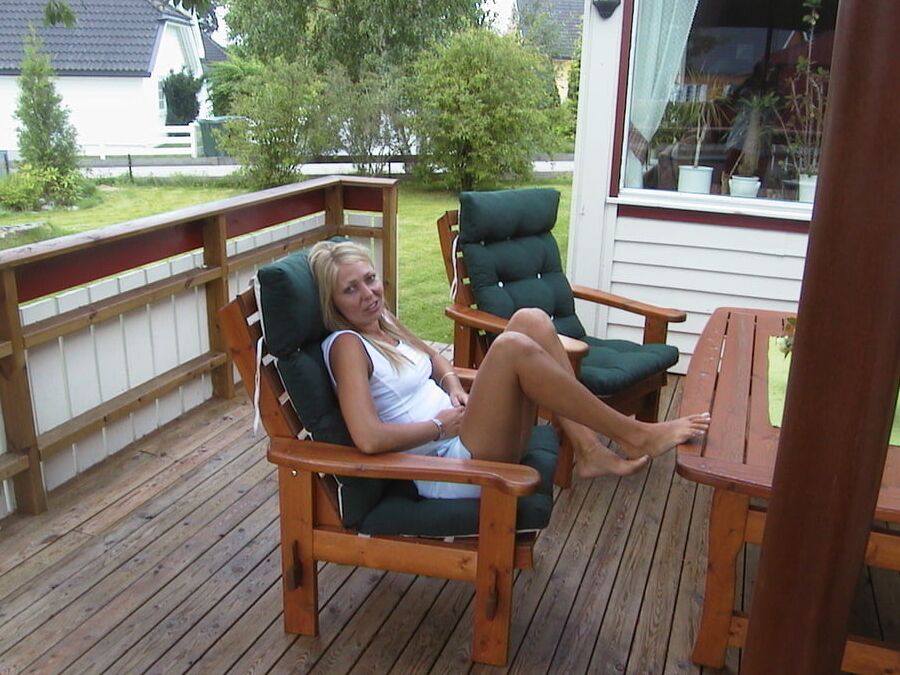 Slim Wife Loves Exposure