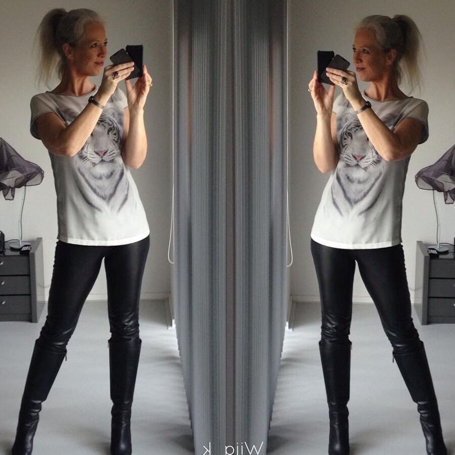 Insta Milf D in Heels
